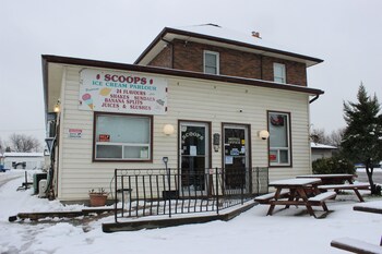 Pine Ridge Motel Reviews Photos Rates Ebookers Com