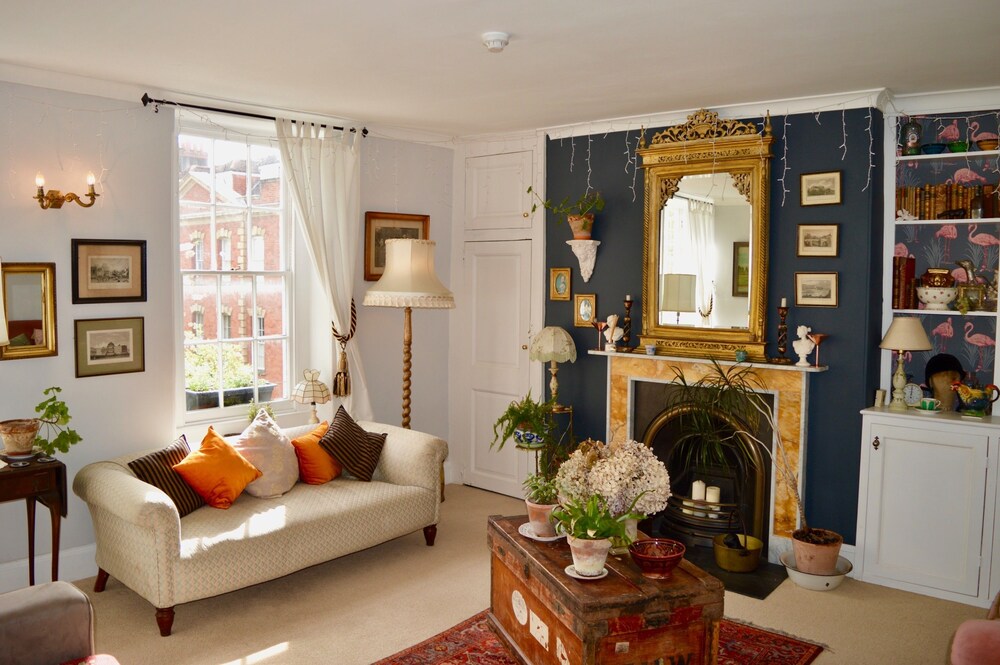 Georgian 2 Bedroom Apartment In Clifton In Bristol Hotel