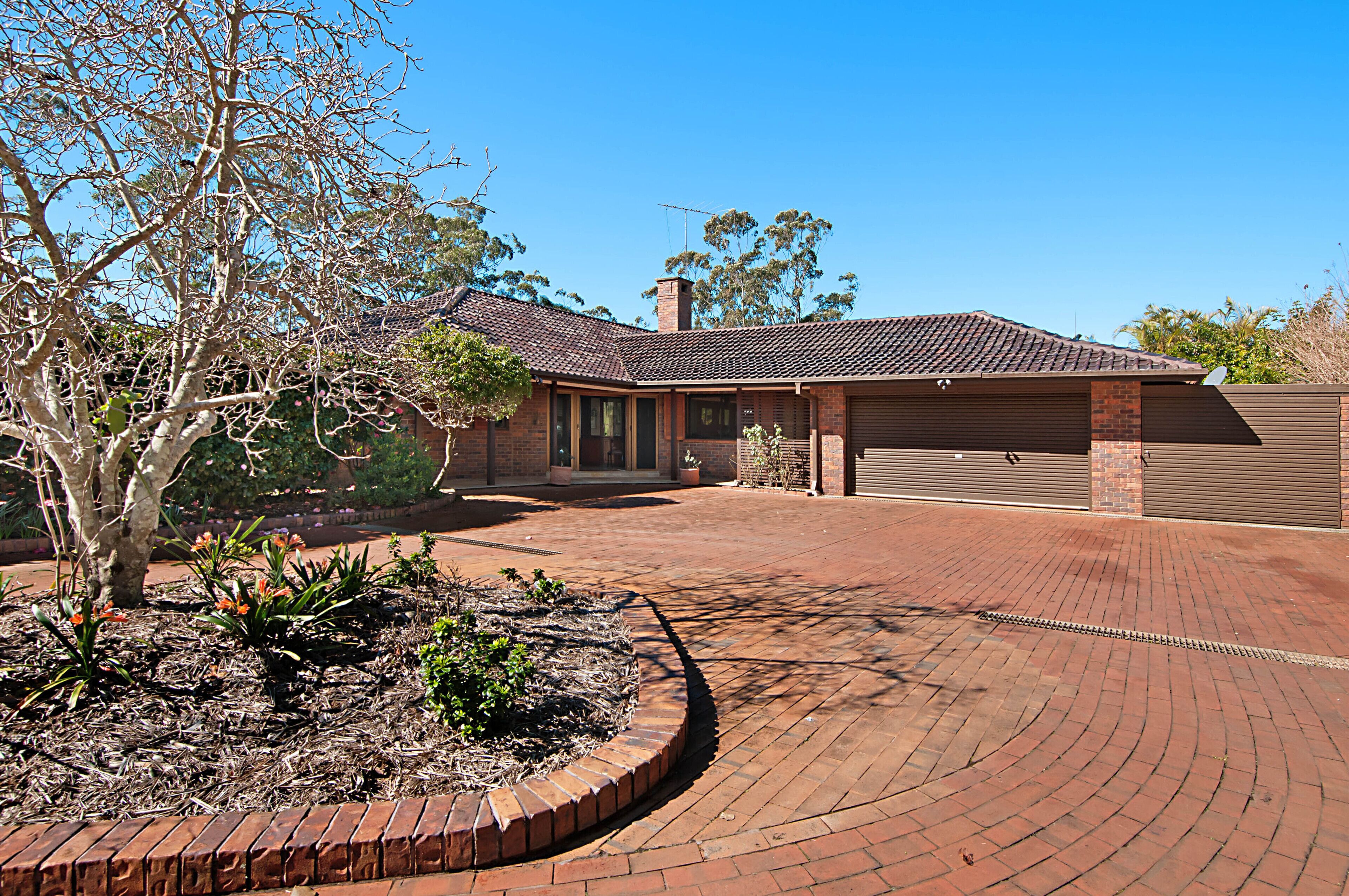 Craigdarroch Courtyard Cottage, family & dog friendly, extensive grounds