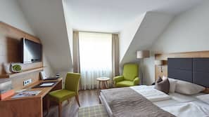 Desk, laptop workspace, free WiFi, bed sheets