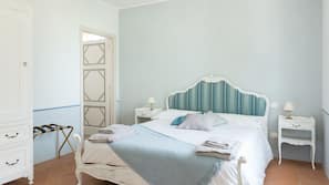 Edredones de plumas, wifi gratis, ropa de cama