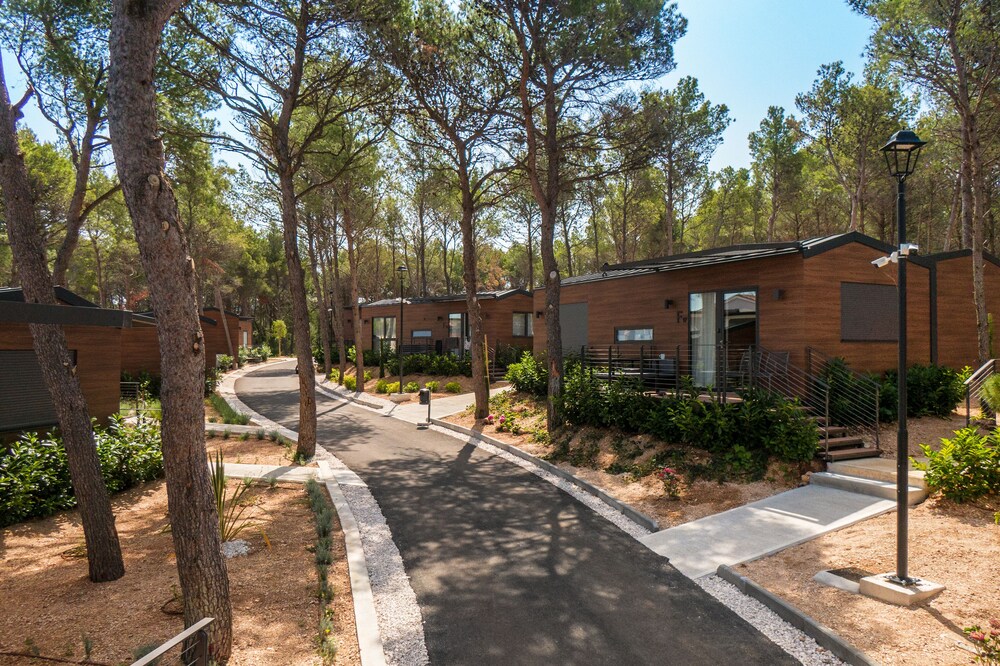 Gava Waterman Island Cottages Reviews, Photos & Rates