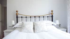 2 bedrooms, premium bedding, iron/ironing board, free WiFi