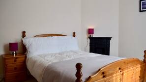 2 bedrooms, iron/ironing board, free WiFi