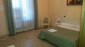 Free WiFi, linens