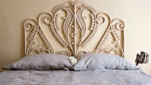 Free WiFi, linens