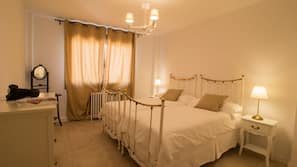 5 camere, biancheria da letto di alta qualità, copriletto in piuma