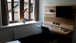 In-room safe, desk, iron/ironing board, free WiFi