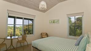 3 bedrooms, iron/ironing board