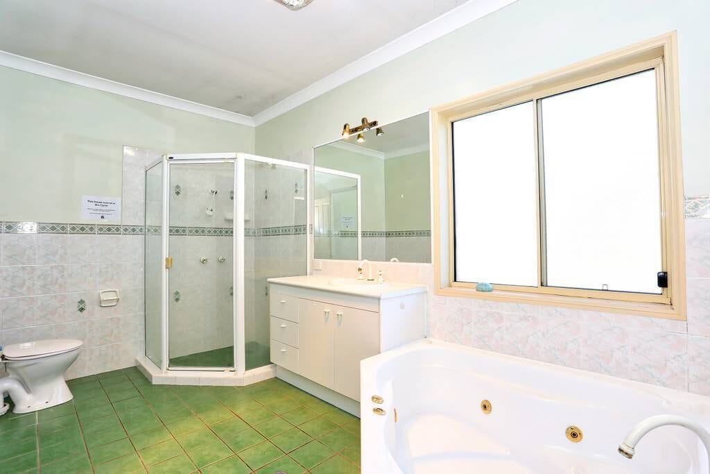 Luxury Family Holiday or Business Retreat on Beautiful Bribie Island