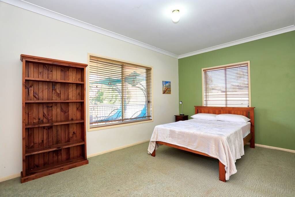 Luxury Family Holiday or Business Retreat on Beautiful Bribie Island