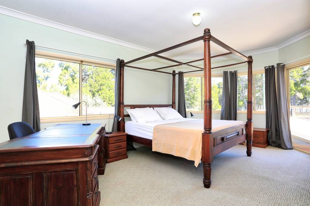 Luxury Family Holiday or Business Retreat on Beautiful Bribie Island