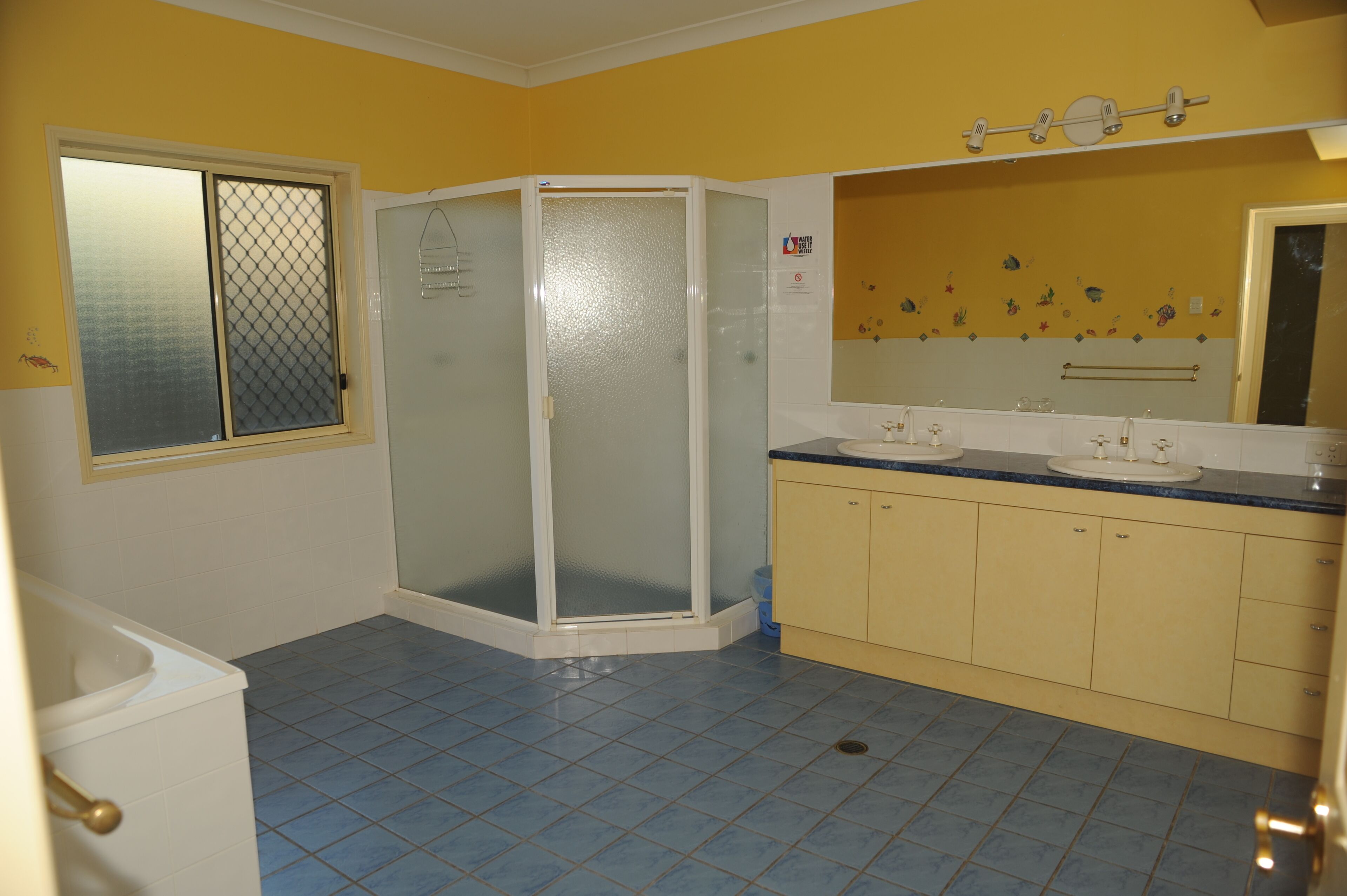 Luxury Family Holiday or Business Retreat on Beautiful Bribie Island