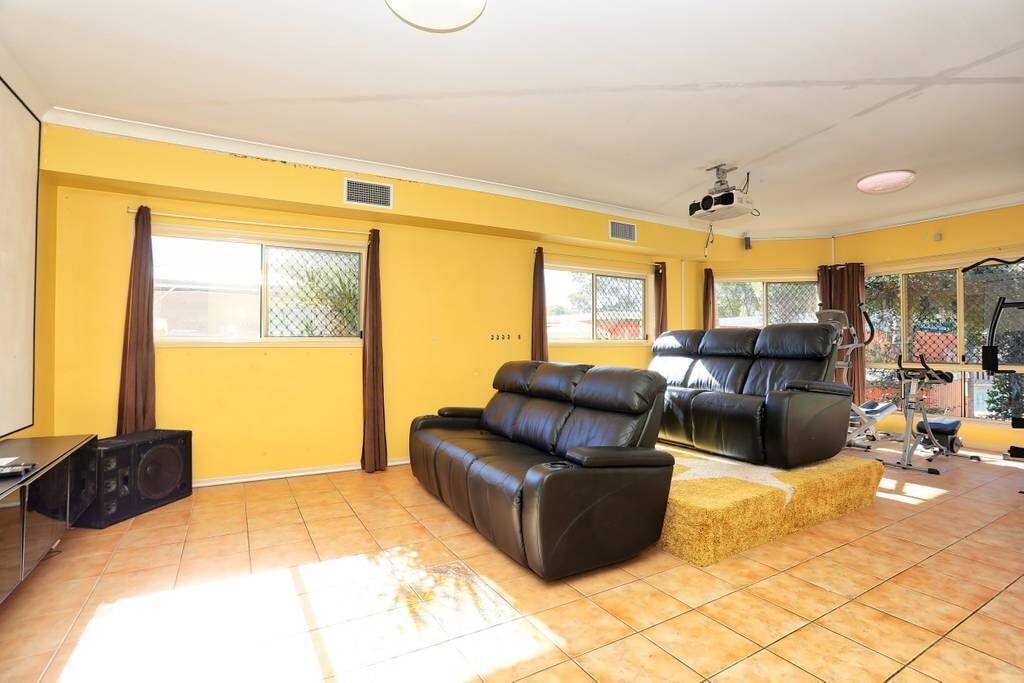 Luxury Family Holiday or Business Retreat on Beautiful Bribie Island