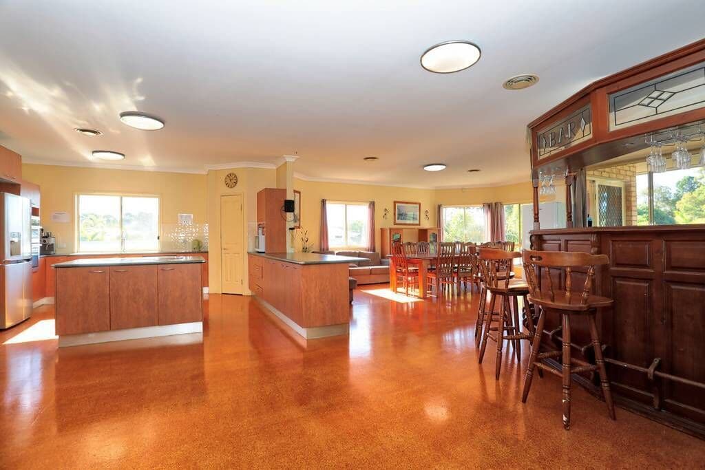 Luxury Family Holiday or Business Retreat on Beautiful Bribie Island