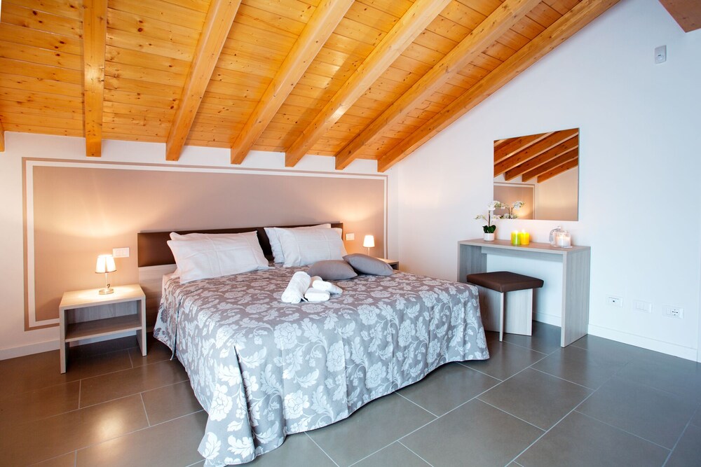 Exclusive Lake Como Property With Spectacular Views With
