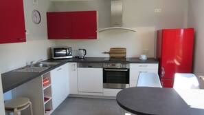 Kühlschrank, Mikrowelle, Ofen, Herd