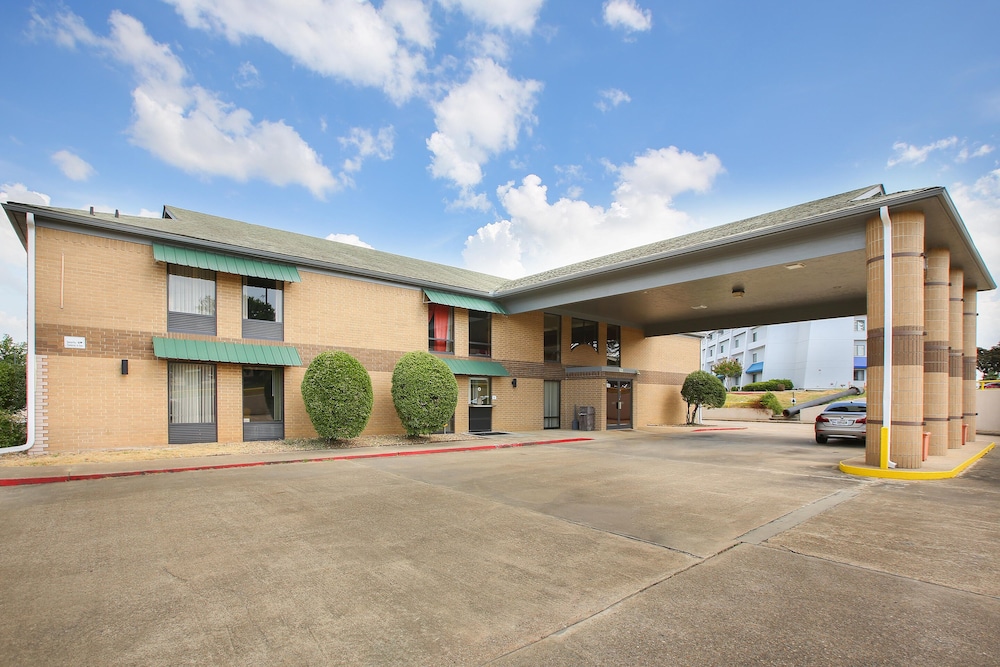 OYO Hotel Texarkana Trinity AR Hwy I30 in Texarkana Best Rates