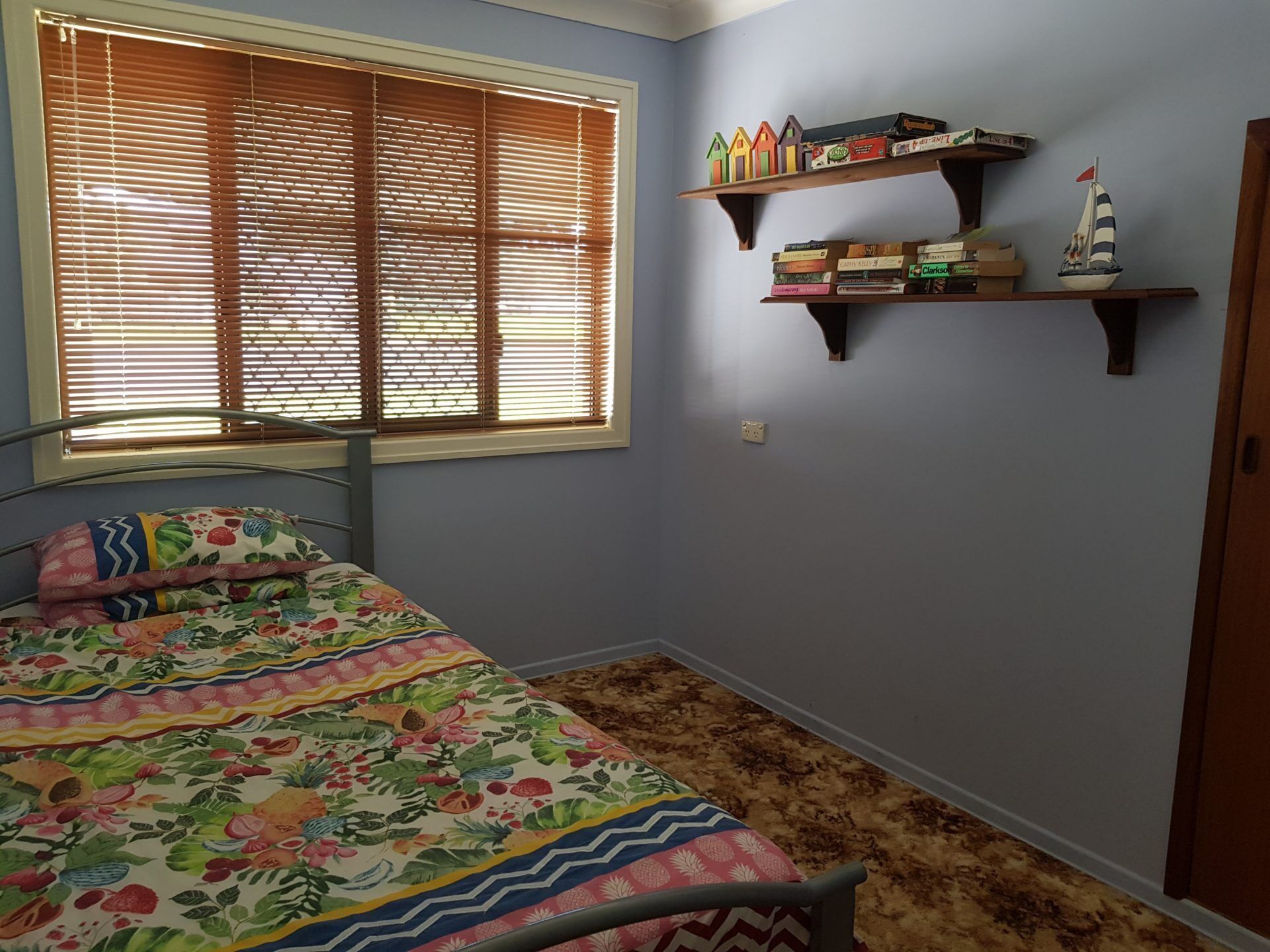 Sea Shanty on Parrot Tin Can Bay