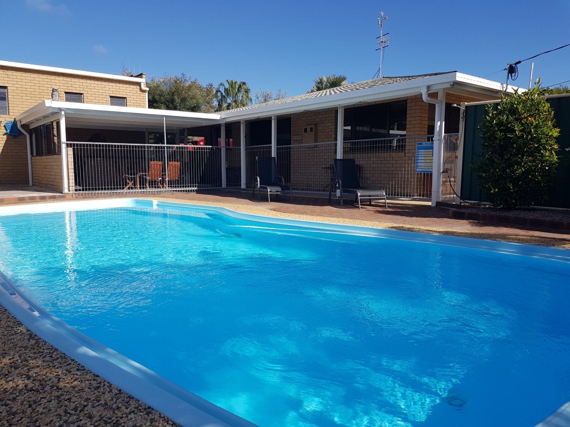 Sea Shanty on Parrot Tin Can Bay