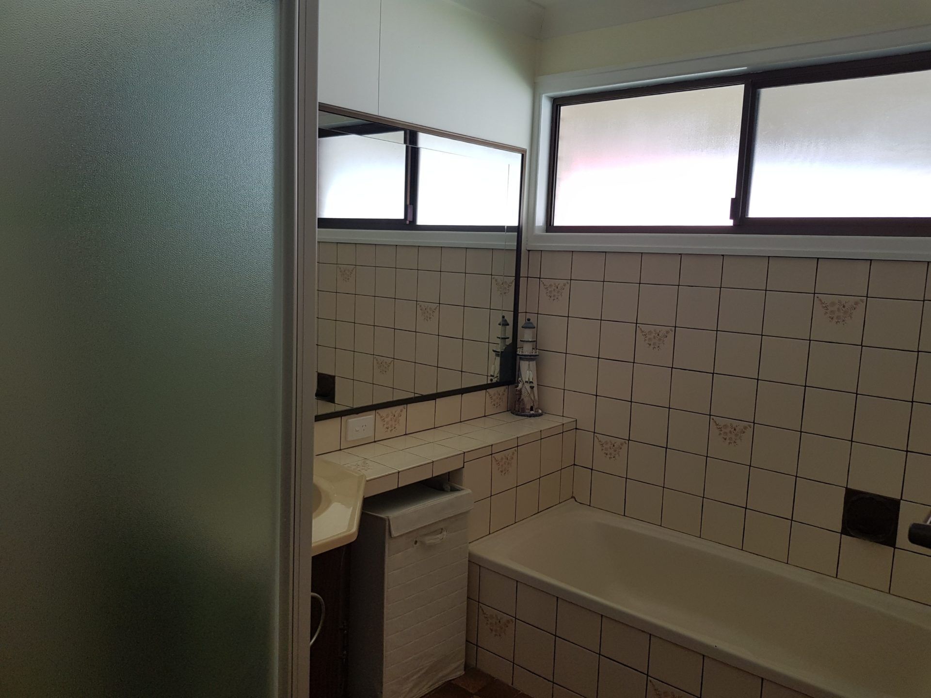 Sea Shanty on Parrot Tin Can Bay