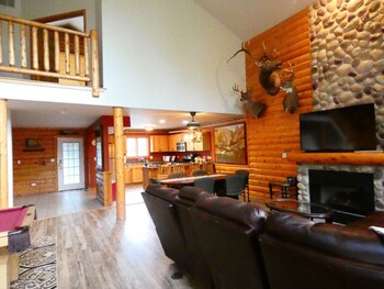 Antler Inn Cabin At Starved Rock Beautiful Updated 2 800sq Ft