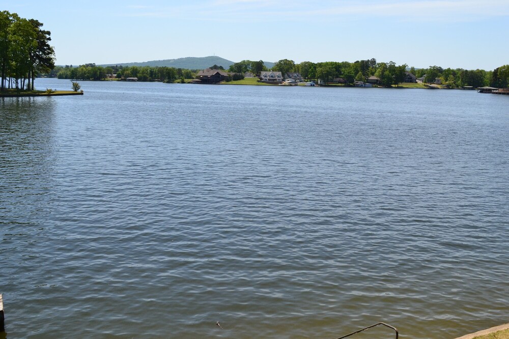 Gorgeous Lodge Style Lake House! Perfect for Family Gatherings!