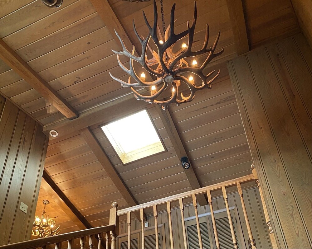 Gorgeous Lodge Style Lake House! Perfect for Family Gatherings!