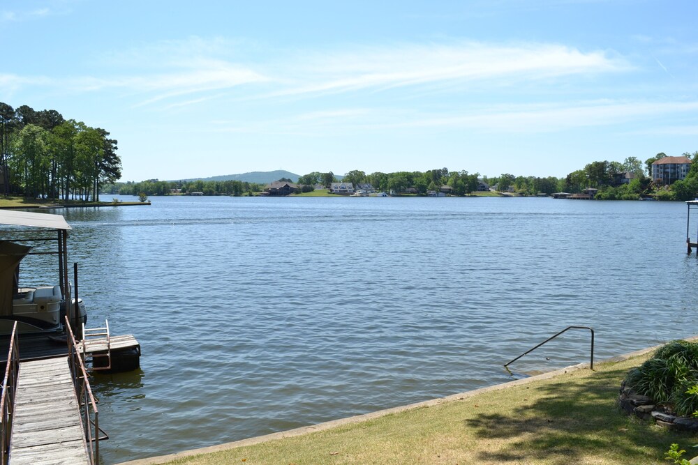 Gorgeous Lodge Style Lake House! Perfect for Family Gatherings!