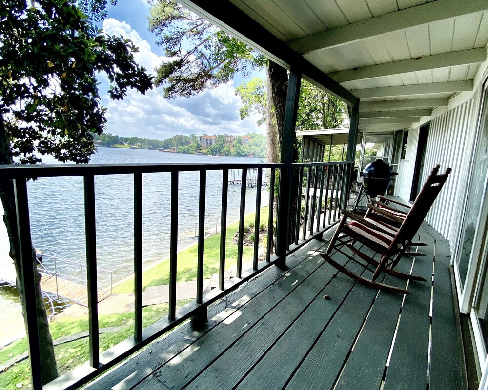 Gorgeous Lodge Style Lake House! Perfect for Family Gatherings!