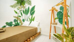 Iron/ironing board, free WiFi, linens