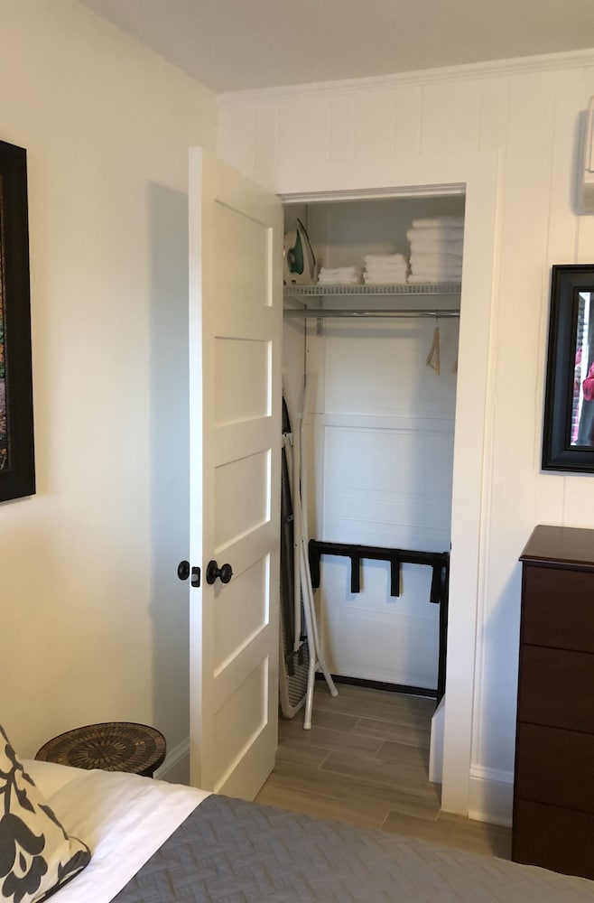 C5, Flagler location in downtown, close to beaches, private patio, free