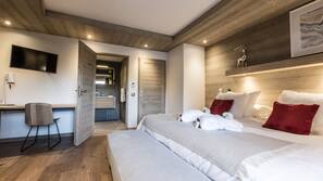 5 chambres, rideaux occultants, fer et planche à repasser sur demande