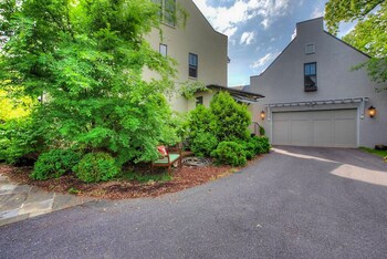 Historic Rugby Walk To All Things Uva Charlottesville Room Prices Reviews Travelocity