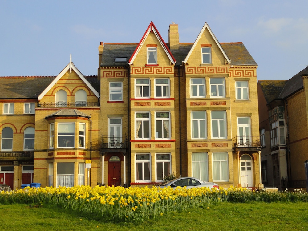 Victorian Holiday let in Outstanding Beach Front Position in Rhyl, United Kingdom