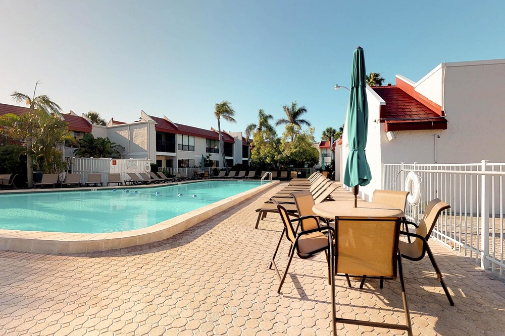 Runaway Bay Condos in Sarasota Best Rates & Deals on Orbitz