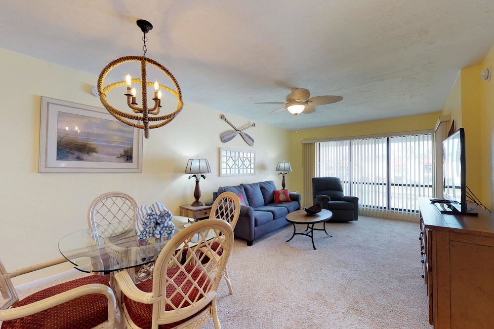 Runaway Bay Condos in Sarasota Best Rates & Deals on Orbitz