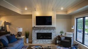 TV, fireplace