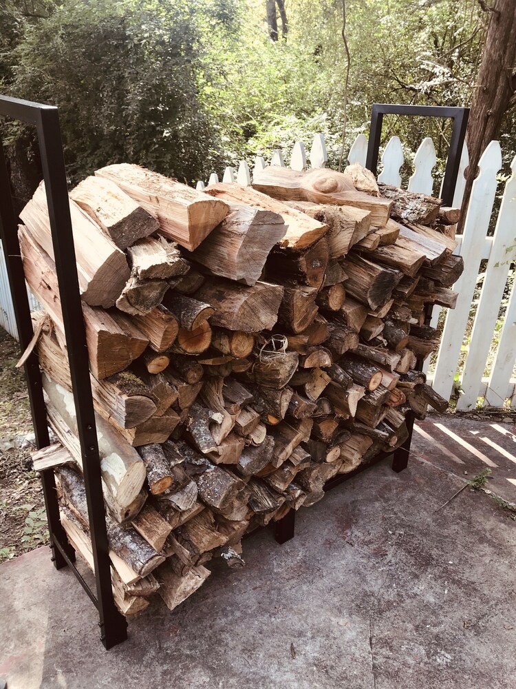 Rustic Renovated Lake Area Log Cabin