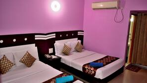 1 bedroom, premium bedding, down comforters, in-room safe