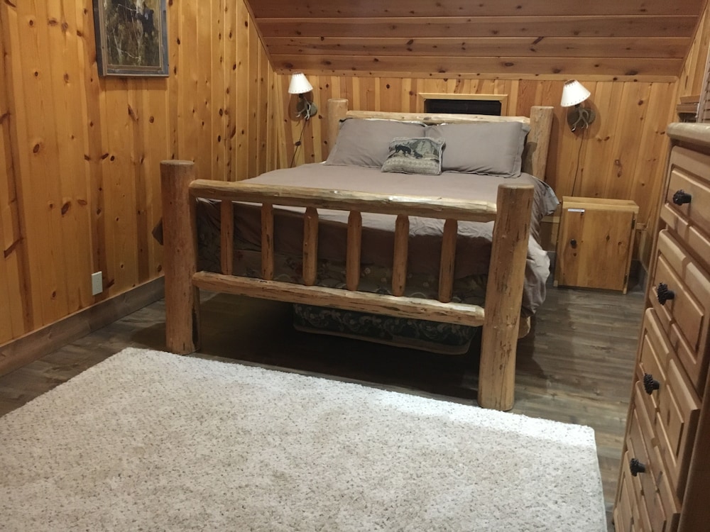 Pinetree Quaint West Shore Cabin In North Lake Tahoe In Tahoma