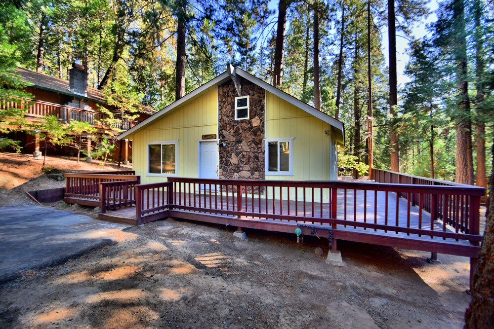 Twain Harte Vacation Rentals Lake Member, Free WIFI, HD TV, Walk To