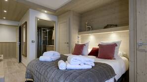 4 bedrooms, individually decorated, individually furnished