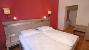 Schreibtisch, schallisolierte Zimmer, kostenloses WLAN, Bettwäsche