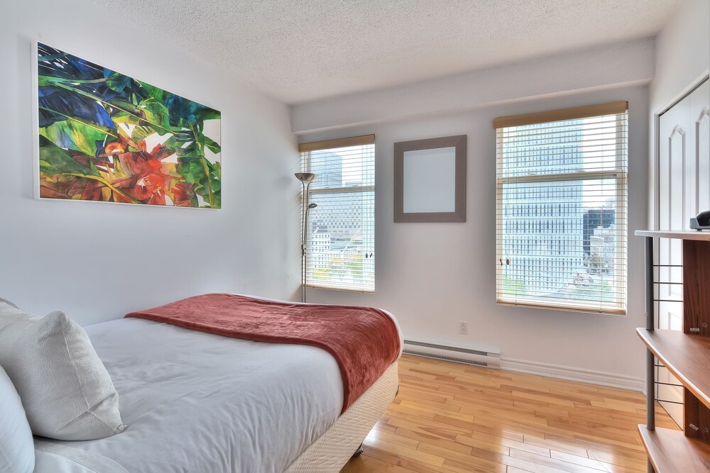 Place Des Arts Suites Montreal Can Best Price Guarantee