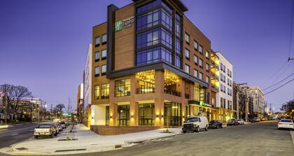 Holiday Inn Express & Suites Charlotte - South End, an IHG Hotel