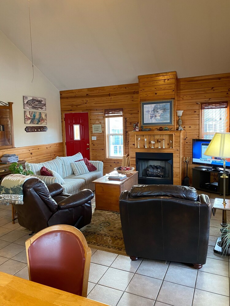 On the edge of the Lake!