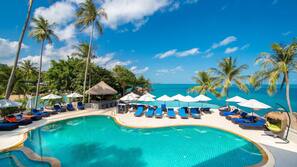 2 outdoor pools, pool umbrellas, pool loungers