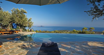 The Infinity 180 Luxury Suites - Adults Only
