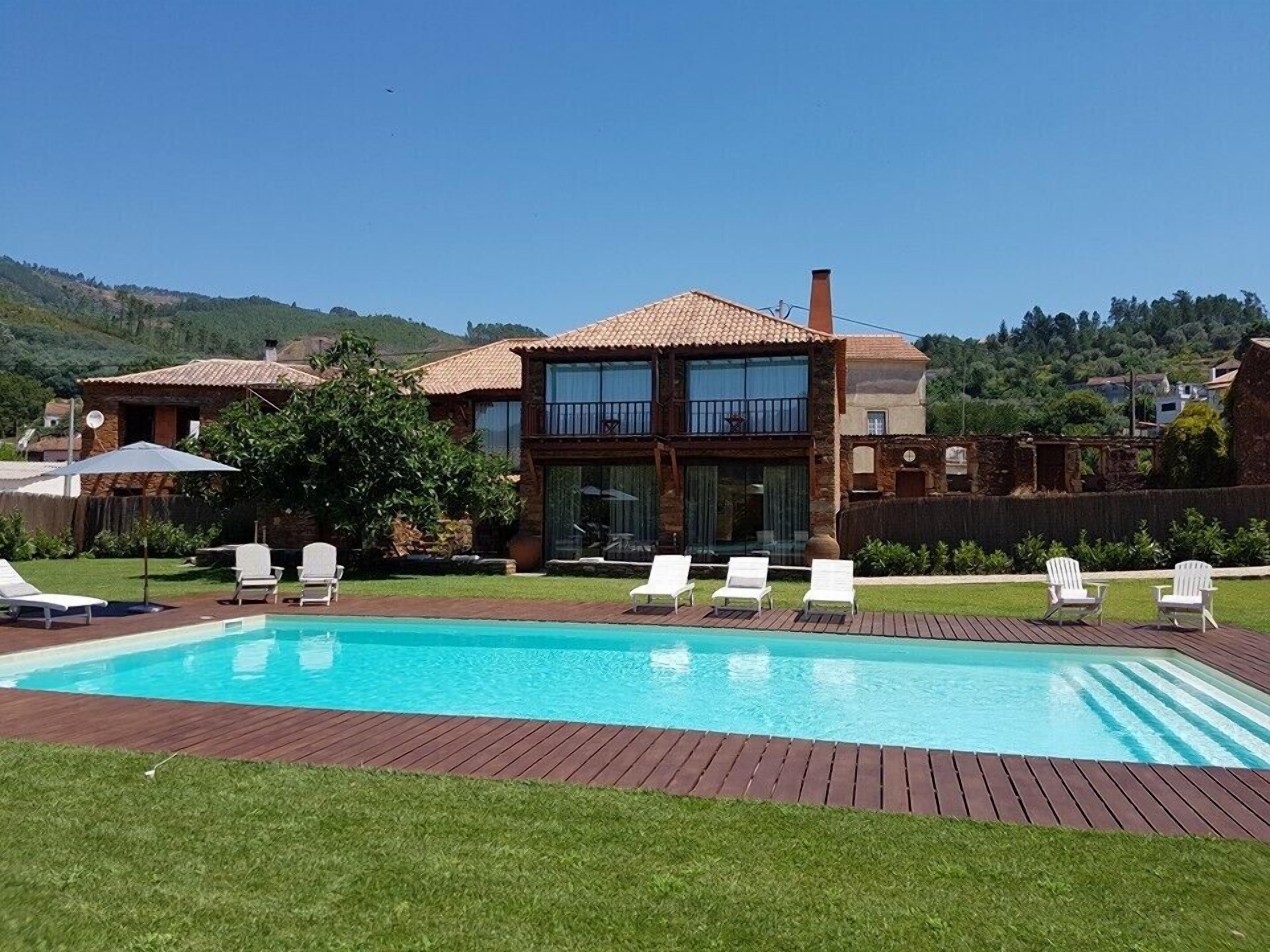 Casa de Baixo - Petit Hotel in Alvoco das Várzeas, Portugal